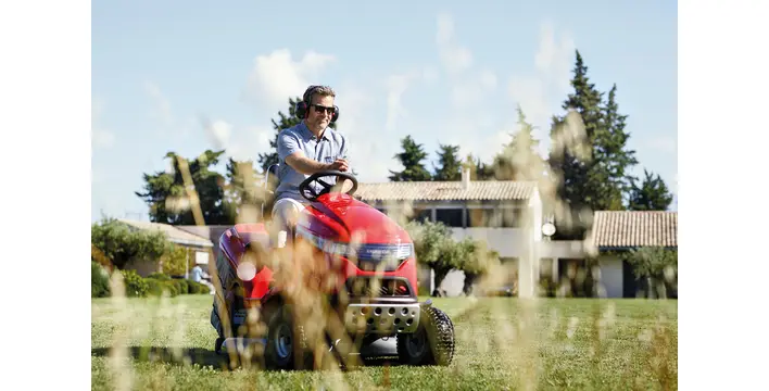 HF2625 Lifestyle 001.webp